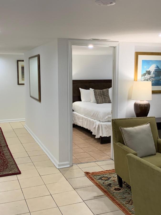 Renovated English Basement 2Bdrm Home Near Metro Washington Exterior foto